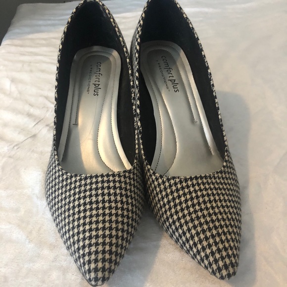 Black & White Heels 3” Women’s Size 11 - Picture 2 of 4